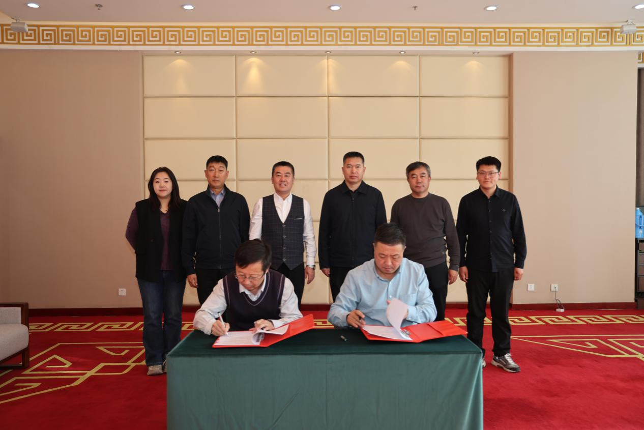 巴林右旗委常委、统战部部长张晓辉一行到鸭脖商谈合作交流