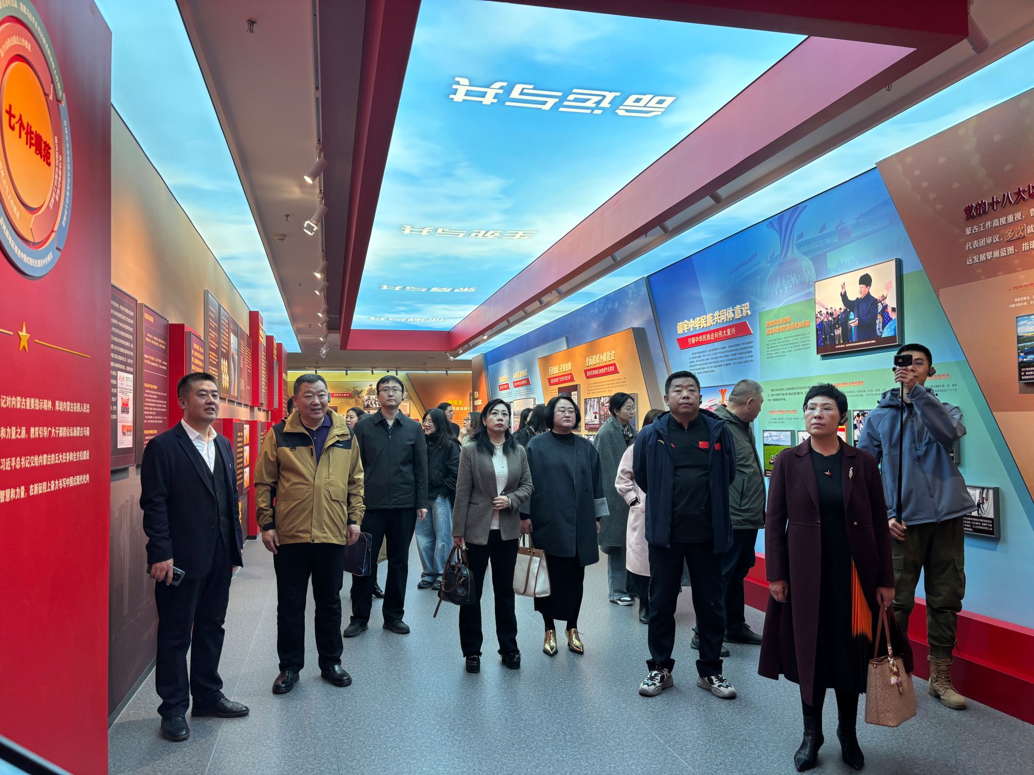 集宁师范学院党委统战部一行到鸭脖参观交流