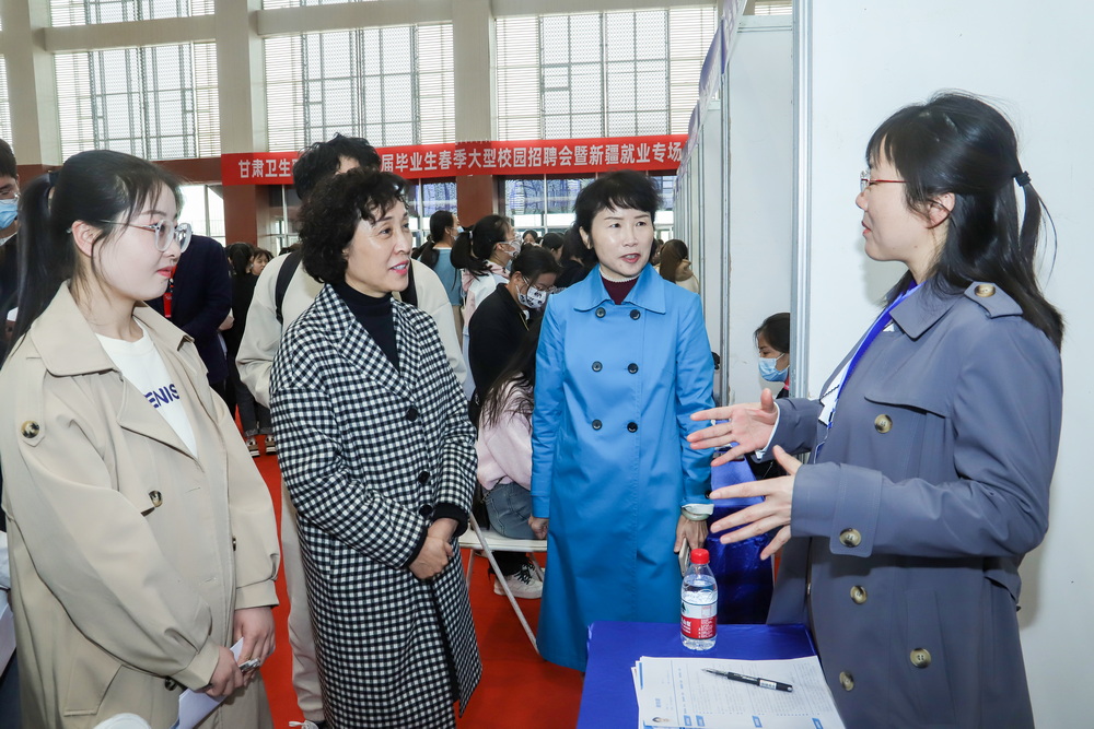 2-2023年BB贝博艾弗森官方网站春季大型校园招聘会 (11)_调整大小.jpg
